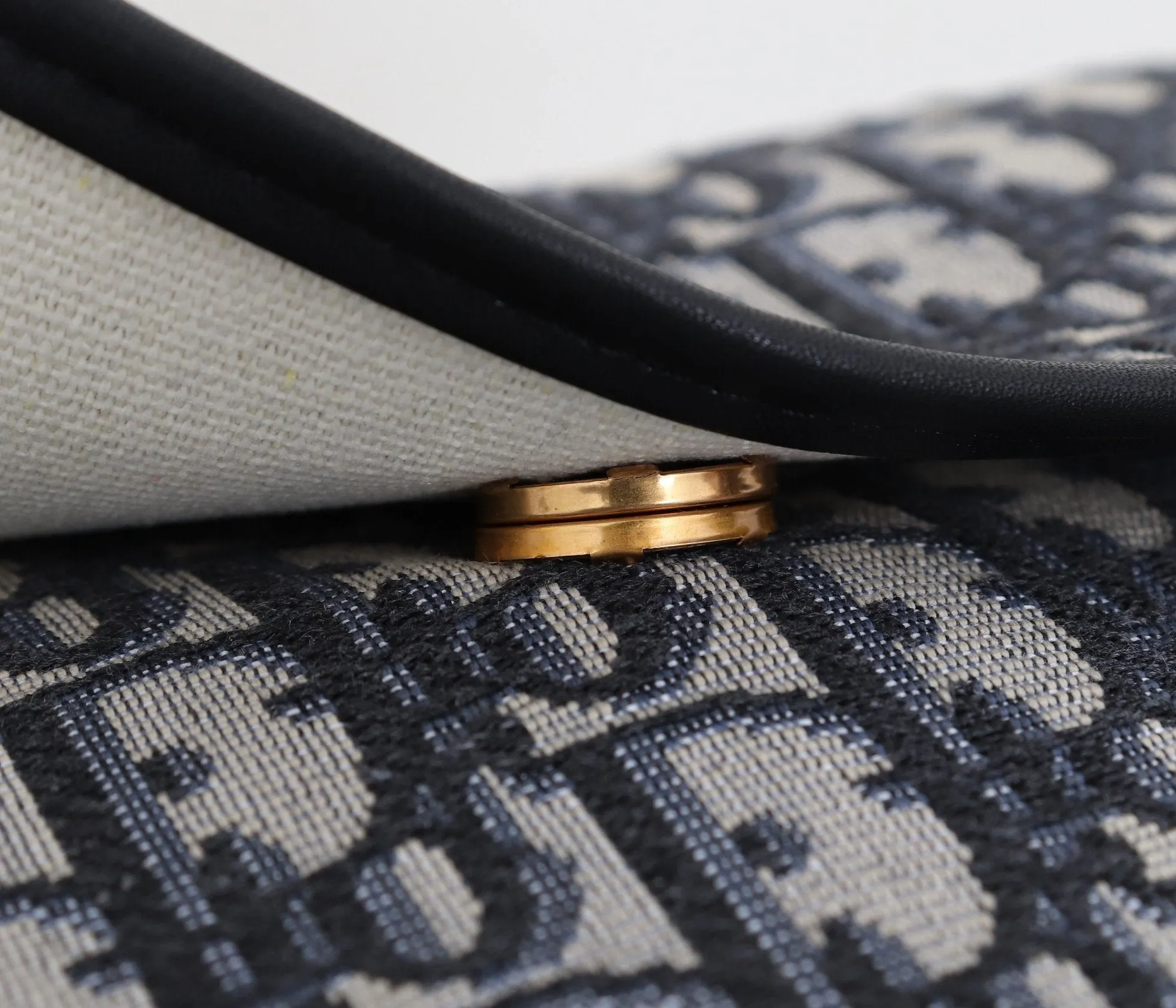 Designer Handbags DR 166