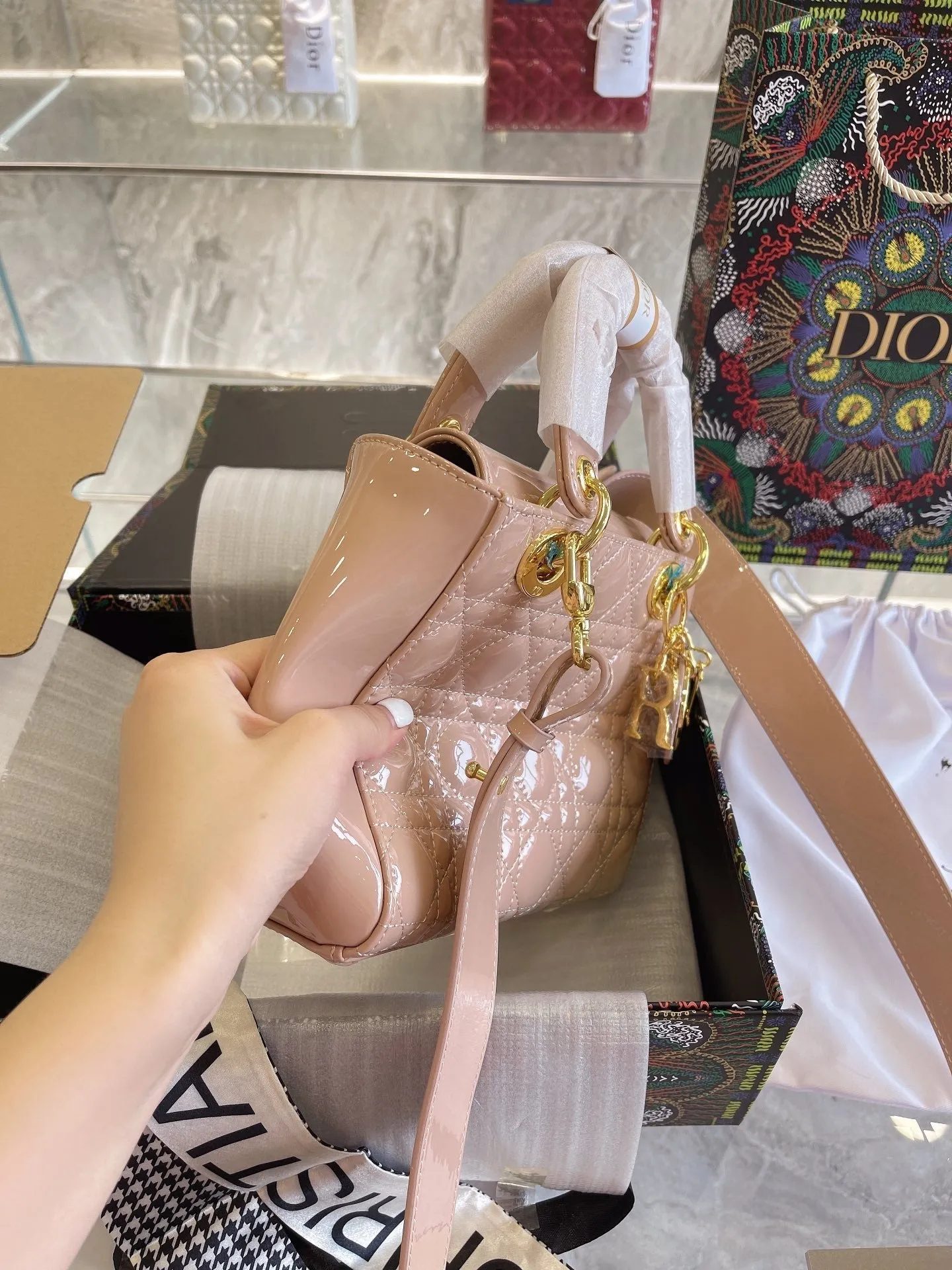 Designer Handbags DR 321